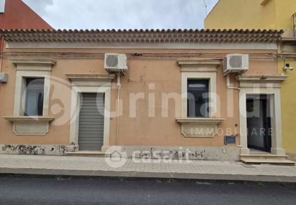 Casa indipendente in residenziale in Via Venezia 21
