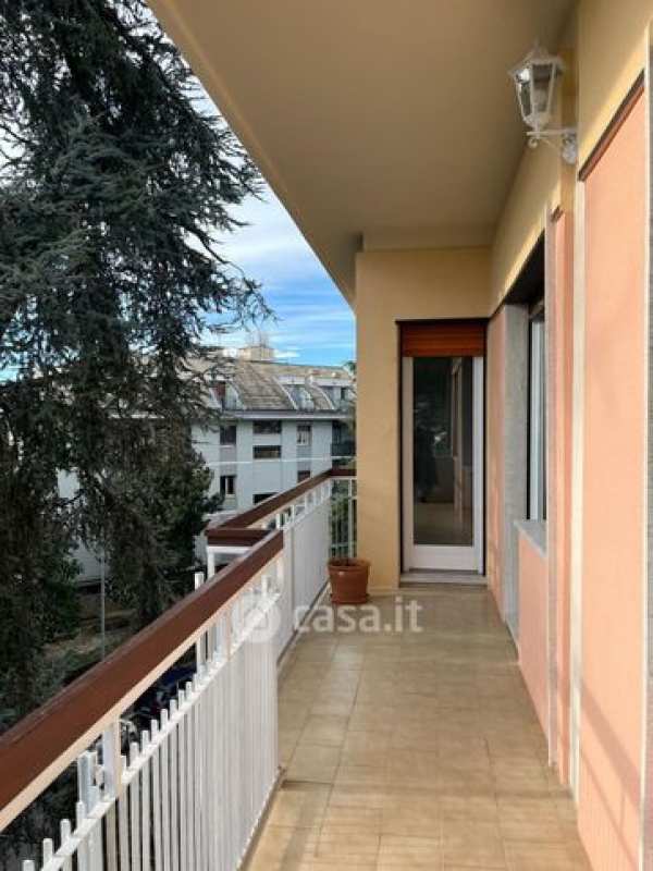 Appartamento in residenziale in Via Siena