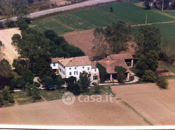 Villa in residenziale in Via Caduti di Cefalonia 29