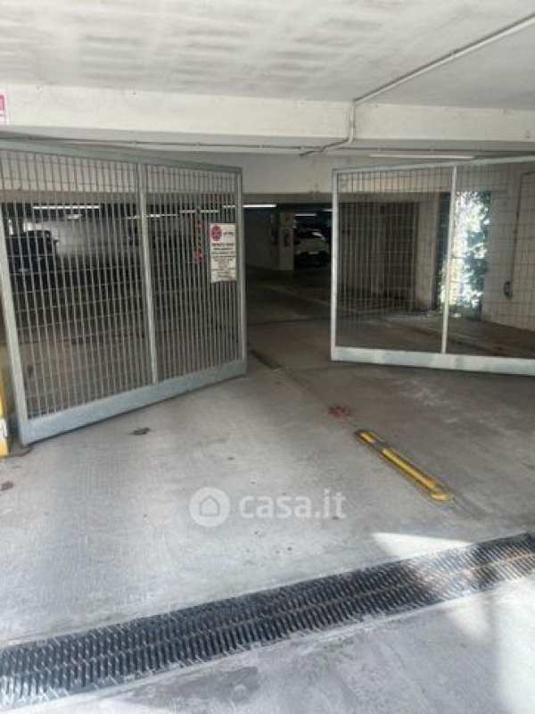 Box/posto auto in residenziale in Via Pietro Miliani