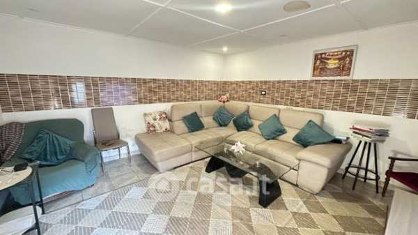 Casa indipendente in residenziale in 