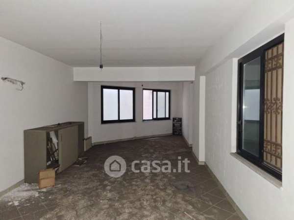 Ufficio in commerciale in Via del Bersagliere 77