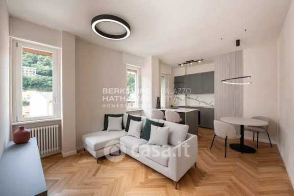 Appartamento in residenziale in Viale Massenzio Masia 20