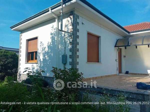 Villa in residenziale in Via Cassano Magnago 42