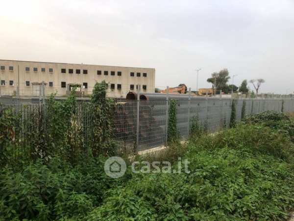 Capannone in commerciale in Via Napoli