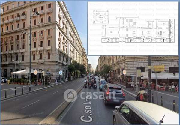 Negozio/locale commerciale in commerciale in Piazza Giovanni Bovio