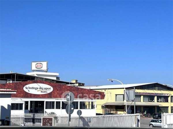 Capannone in commerciale in Via Ficarazzelli