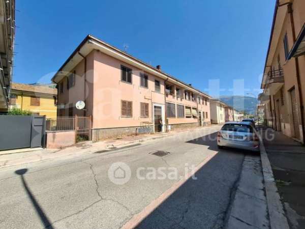 Appartamento in residenziale in Via Ugo Foscolo 3