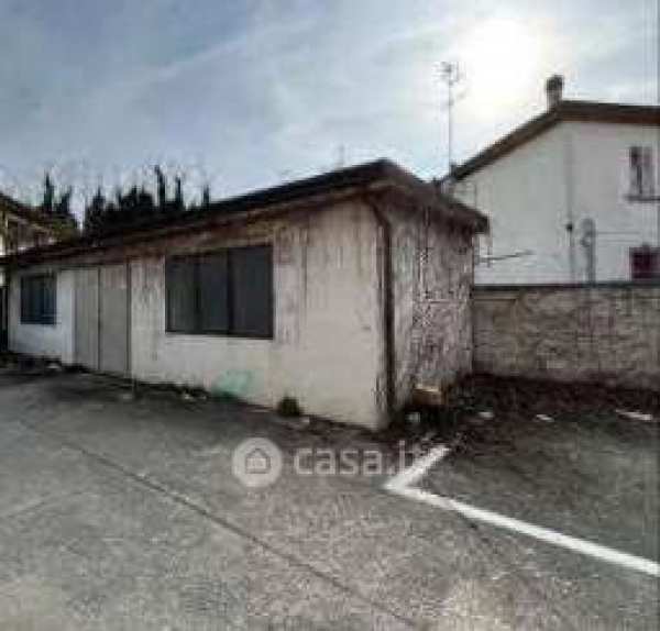 Capannone in commerciale in Via di Mezzo
