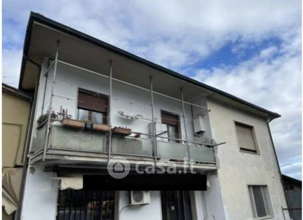 Appartamento in residenziale in Via Livornese 196