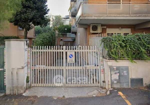 Box/posto auto in residenziale in Via Antonio Fogazzaro 27