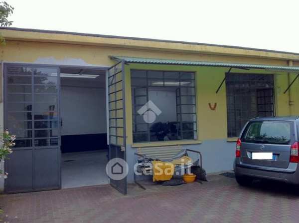 Capannone in commerciale in Via Asiago 75