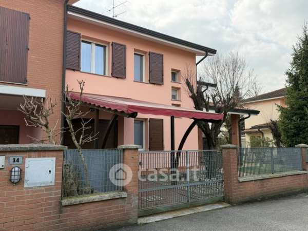 Casa bi/trifamiliare in residenziale in Via dei Ciliegi