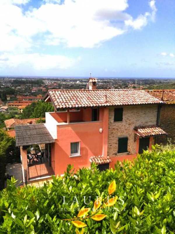 Villa in residenziale in Via della Resistenza