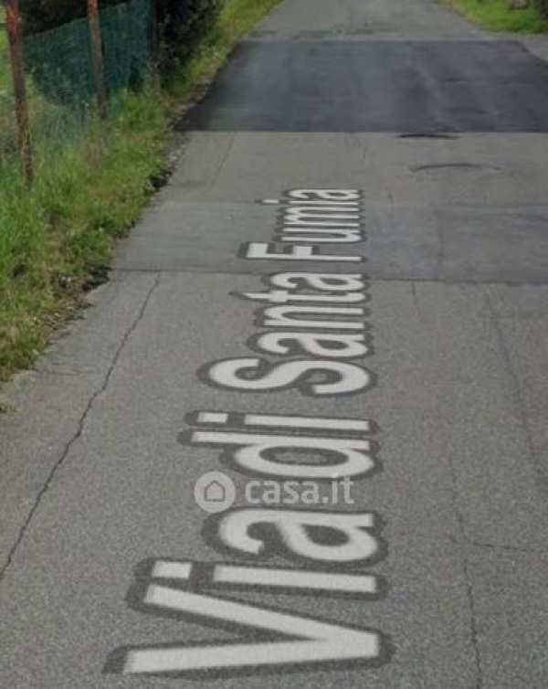 Capannone in commerciale in Via di Santa Fumia 60