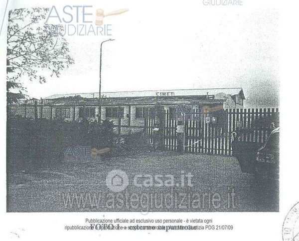 Capannone in commerciale in Via Casilina 117