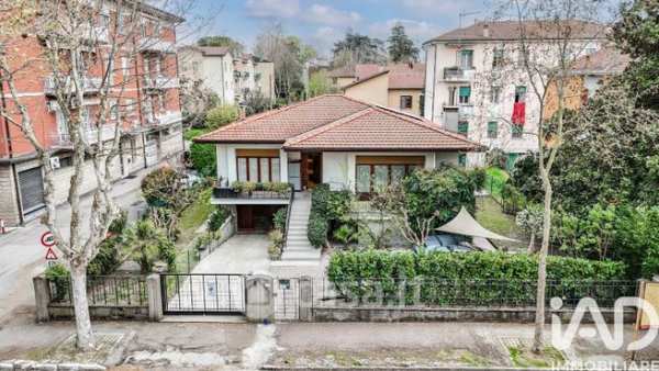 Villa in residenziale in Via A. Gramsci