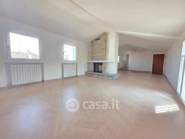 Attico/mansarda in residenziale in Via Emilia Santo Stefano 15