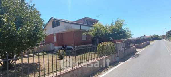 Villa in residenziale in 