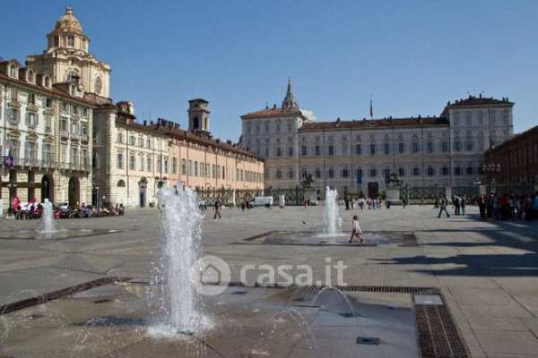 Box/posto auto in residenziale in Via Accademia delle Scienze