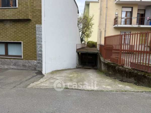 Box/posto auto in residenziale in Via A. Vialardi di Verrone 1