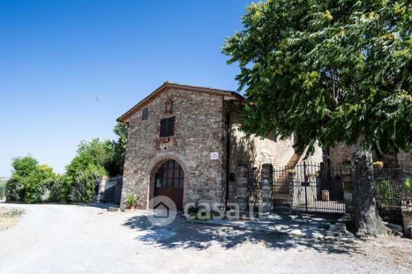 Casa bi/trifamiliare in residenziale in Strada della Pieve dei Preti