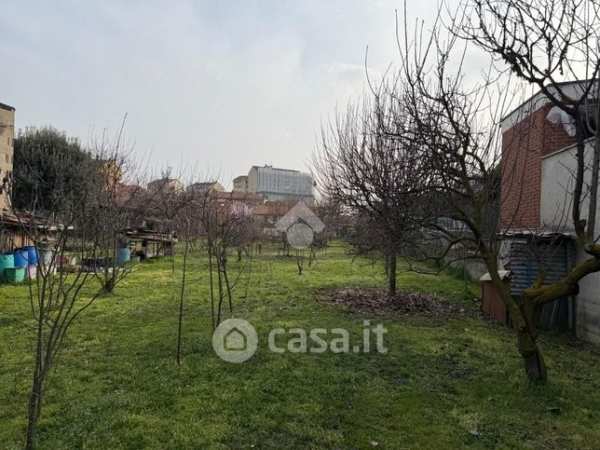 Terreno agricolo in commerciale in Via Giovanni Segantini 18