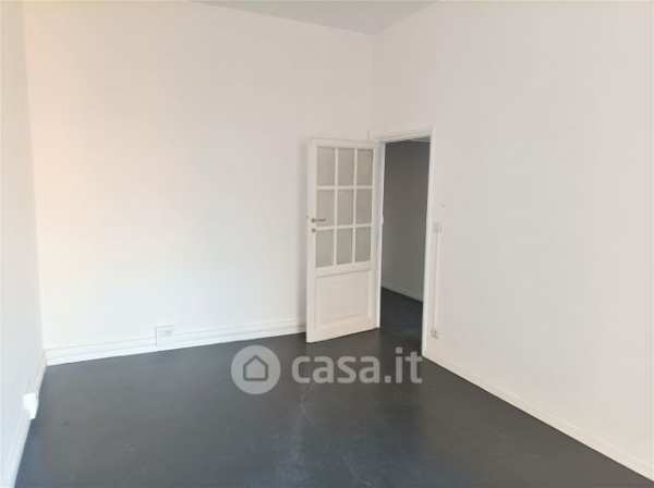 Ufficio in commerciale in Via Ovidio