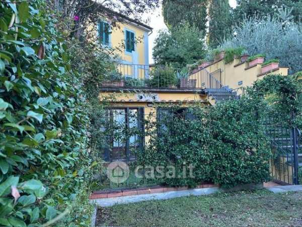 Casa indipendente in residenziale in Via Gabriele D'Annunzio