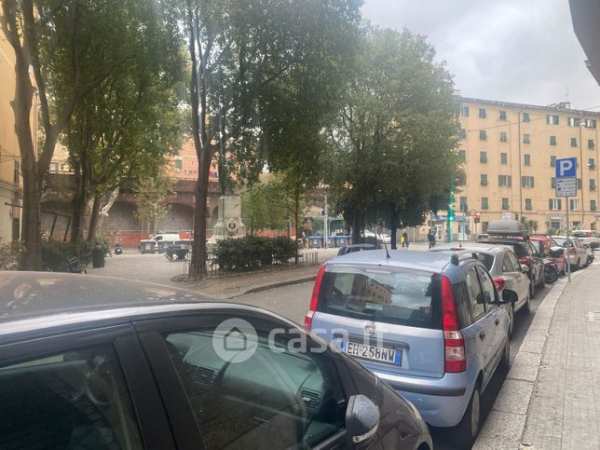 Negozio/locale commerciale in commerciale in Via Sampierdarena