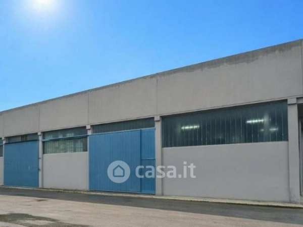 Capannone in commerciale in Via di Tressanti 4
