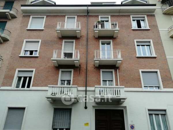 Ufficio in commerciale in Via Carlo Capelli 11