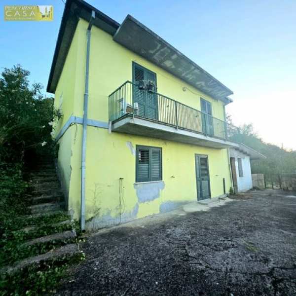 Casa indipendente in residenziale in Contrada de Contro