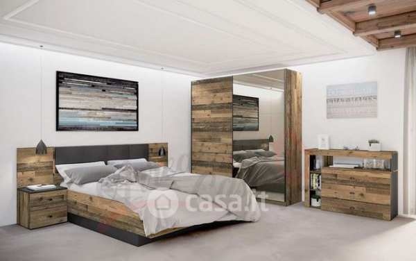 Attivitã /licenza (con o senza mura) in commerciale in Via Marsala 35