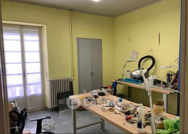 Ufficio in commerciale in Via Roma 66