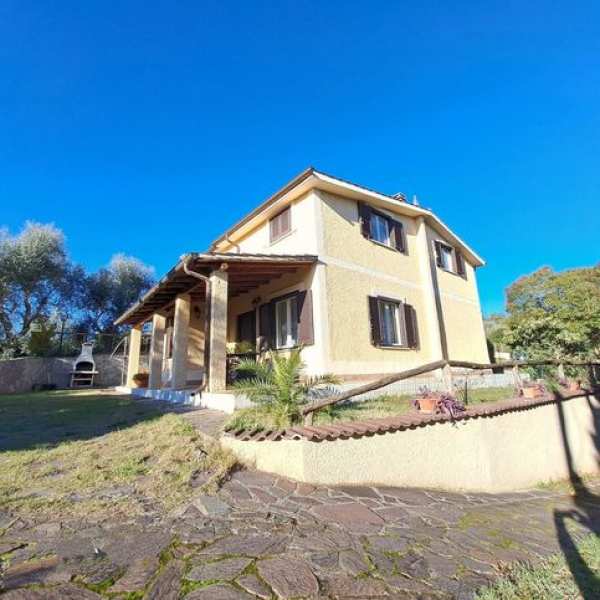 Villa in residenziale in Viale Europa