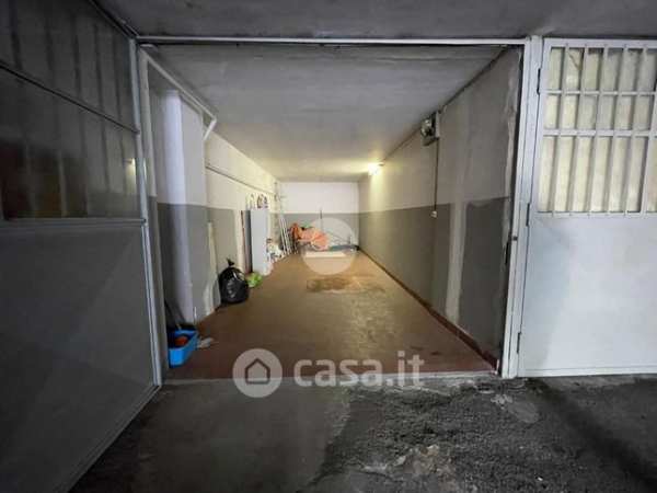 Box/posto auto in residenziale in Via G. Amati 90