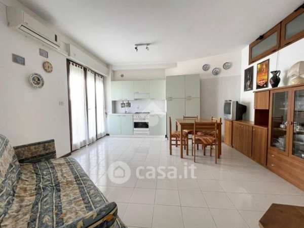 Appartamento in residenziale in Strada Statale 16 Adriatica