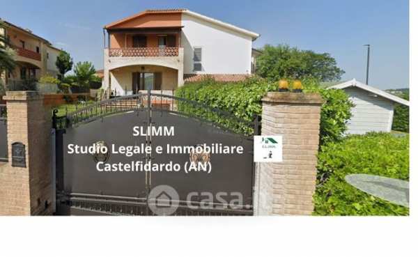 Villetta a schiera in residenziale in Via degli Oleandri 14