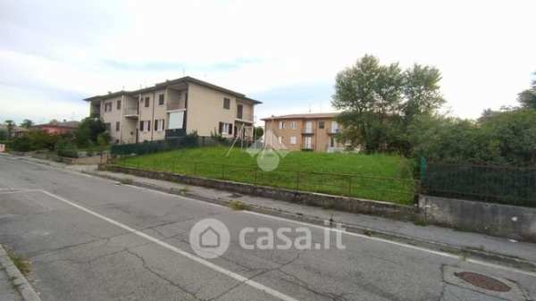 Terreno edificabile in residenziale in Via Momangione