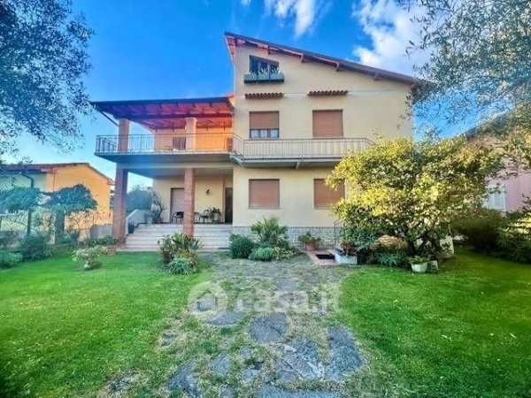 Villa in residenziale in Via Foccola