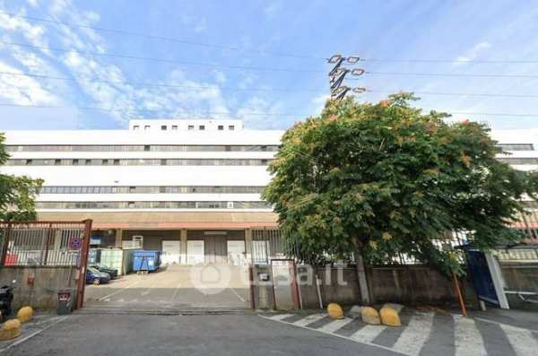 Capannone in commerciale in Via Albisola