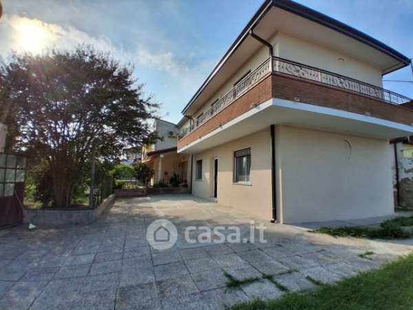 Casa bi/trifamiliare in residenziale in Corso Risorgimento