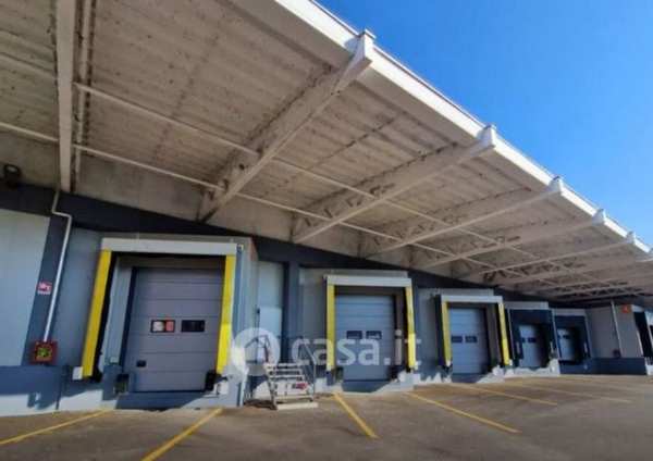 Capannone in commerciale in Via Gaudenzio Fantoli