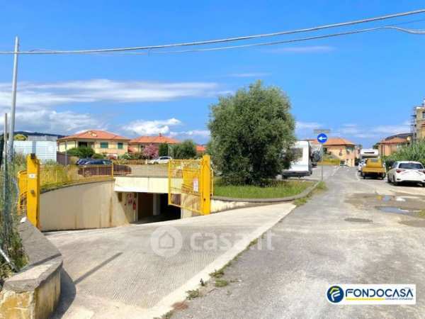 Box/posto auto in residenziale in Strada Statale 1
