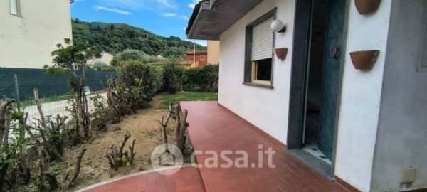 Casa indipendente in residenziale in Via Alcide De Gasperi 208
