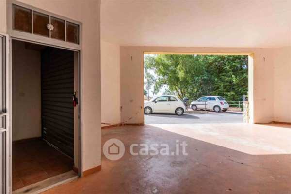 Box/posto auto in residenziale in Via delle Fresie