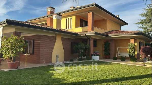 Villa in residenziale in Via XX Settembre