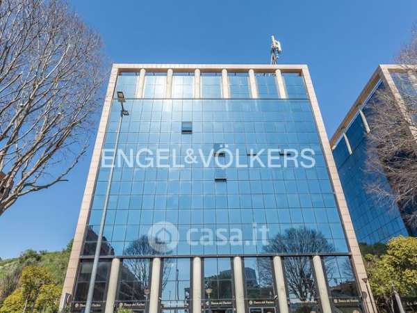 Ufficio in commerciale in Viale Città d'Europa