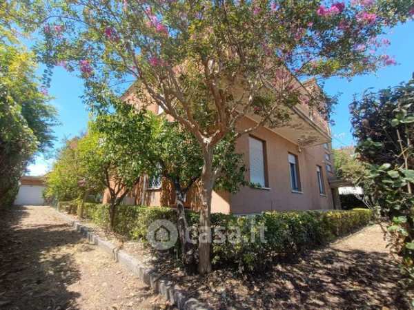 Casa indipendente in residenziale in Via Aspromonte 72